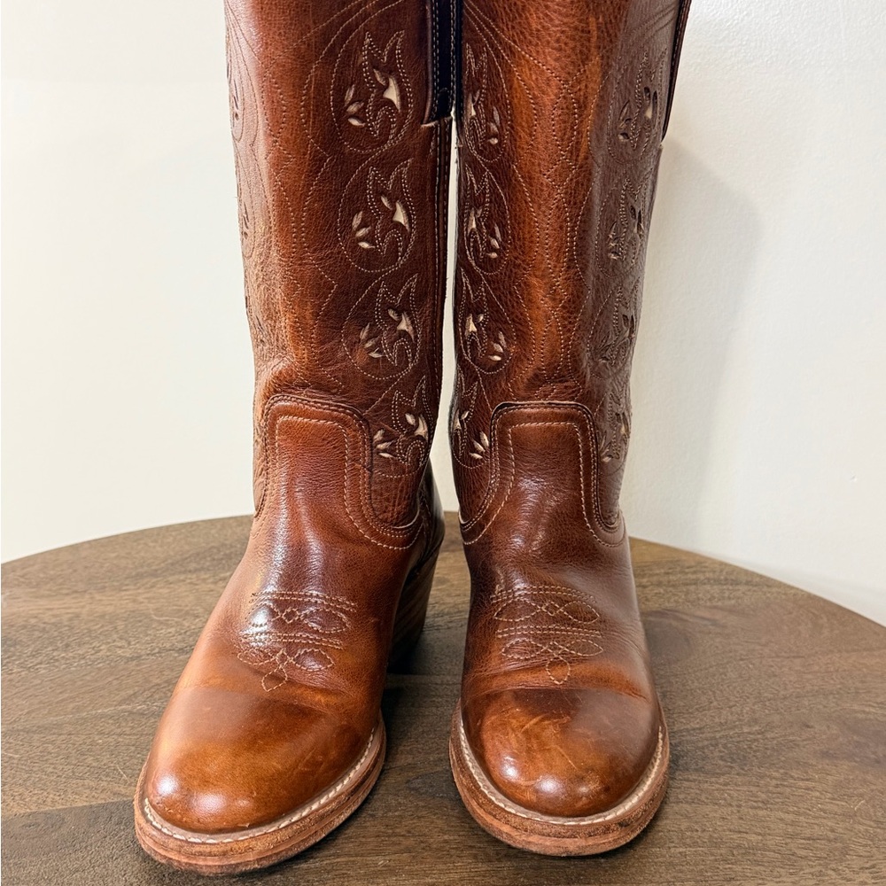 Frye Austin Flower Cutout Leather Campus Boots - Picture 3 of 9